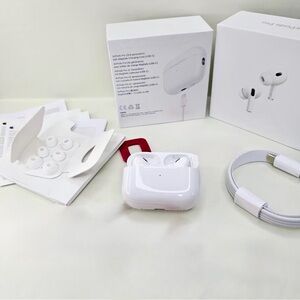 Apple AirPods Pro 2nd Generation with MagSafe Charging Case (USB-C).